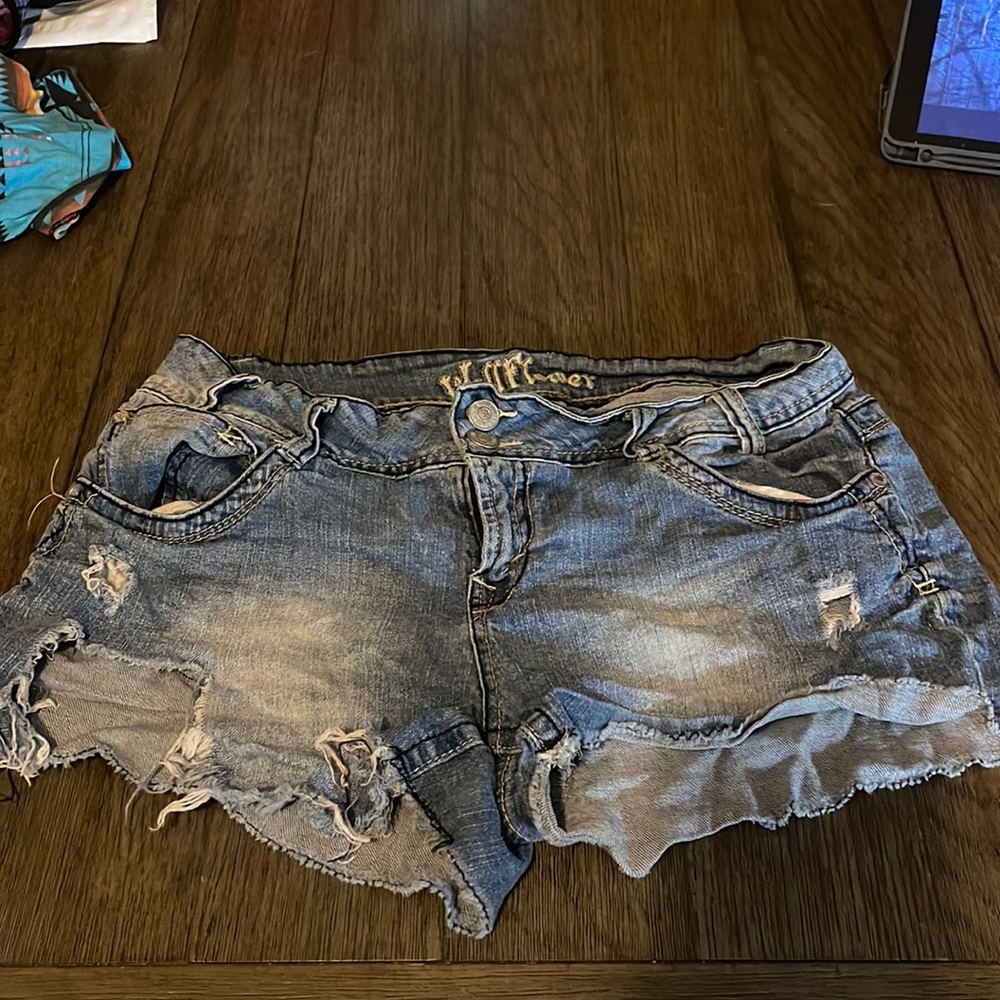 Short jean shorts